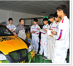 云南万通汽修学校汽车美容技师