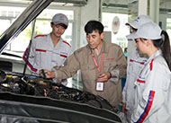 云南万通汽修学校军训