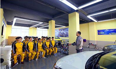 云南万通汽修学校