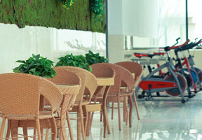 万通休息间一角