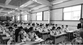 云南万通汽修学校