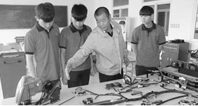 云南万通汽修学校